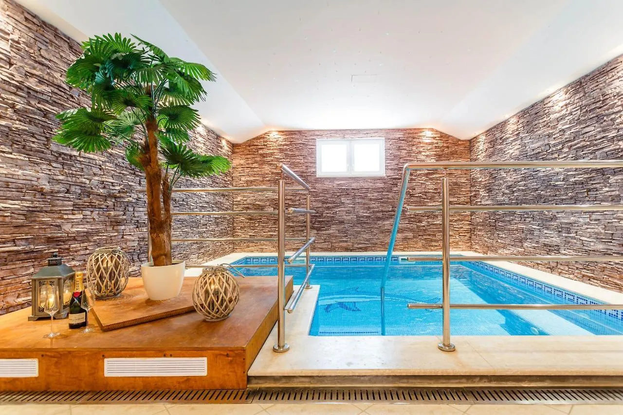 Villa Kamenica Kras